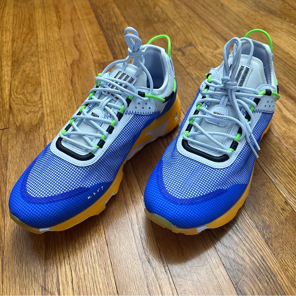 Nike React Live PRM Sneakers - Picture 5 of 11